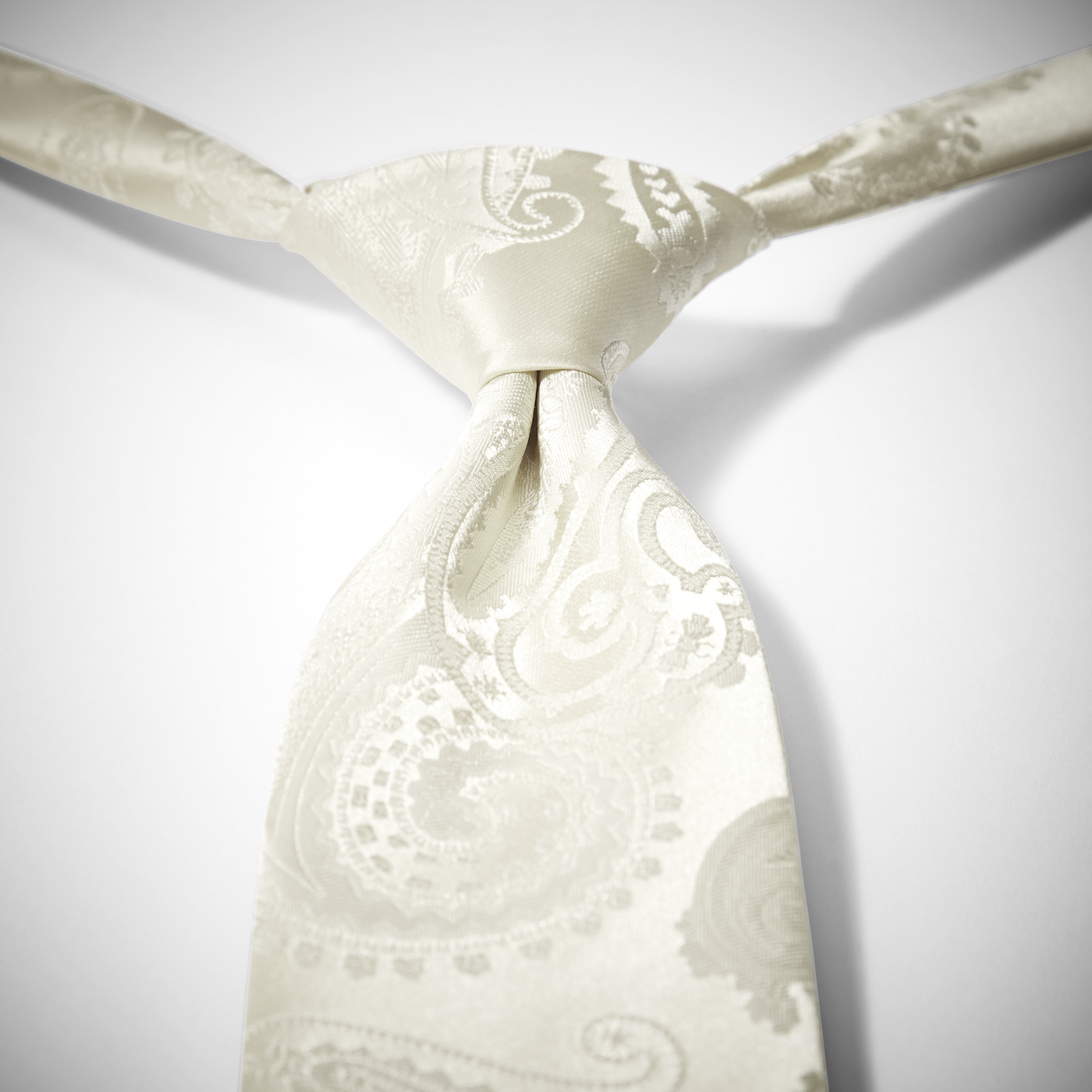 Ivory Paisley Pre-Tied Tie