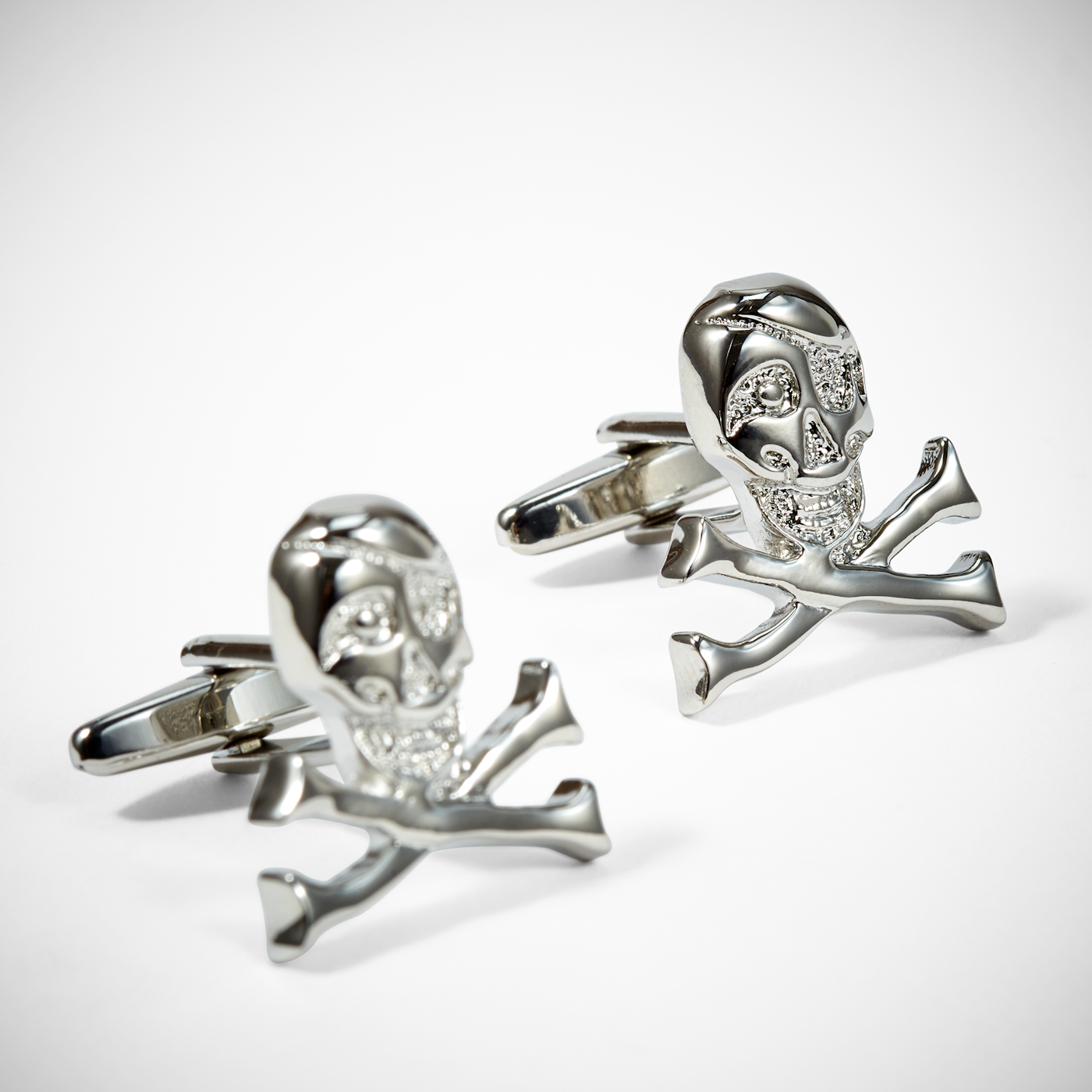 Skull and Crossbones Cuff-links: Silver