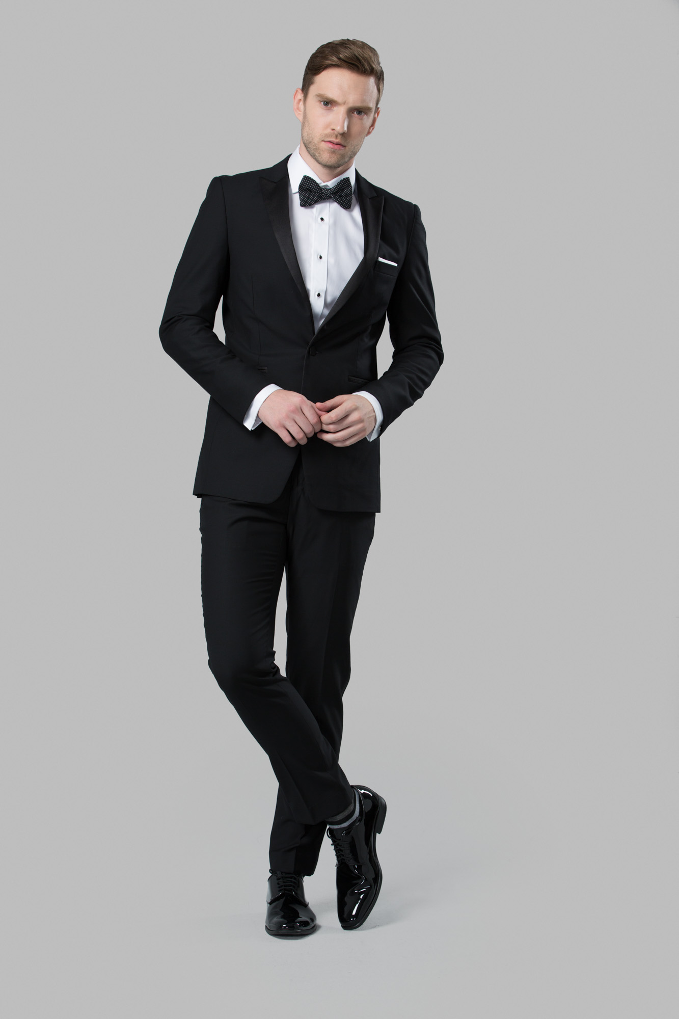 Black Peak Lapel Tuxedo