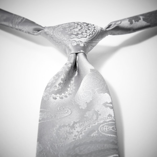 Platinum Paisley Pre-Tied Tie