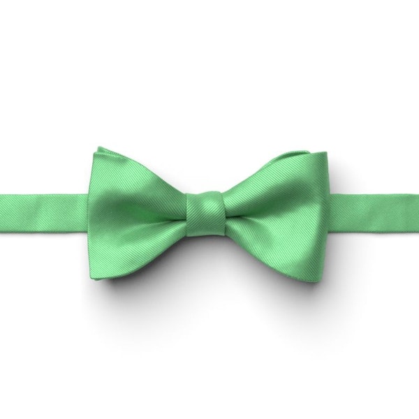 Kelly Green Pre-Tied Bow Tie